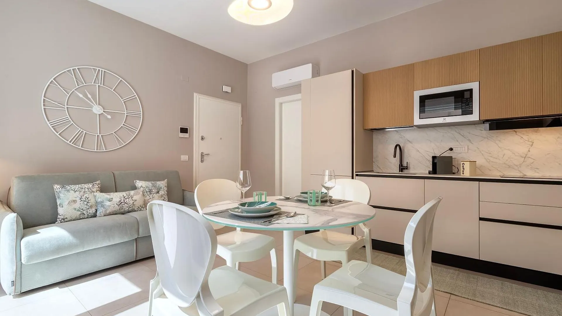 Luxury Sofia Home Alghero 0*,